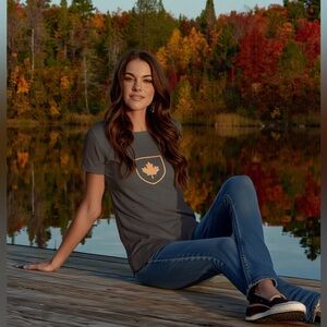 🌻5/$30🌻 🍁RED CANOE Canadian Shield T-Shirt/Tee